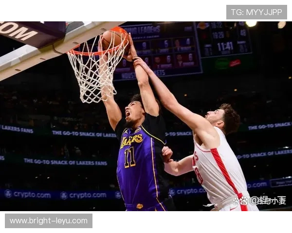 奥拉迪波无球跑动制造防守混乱，提升球队进攻效率