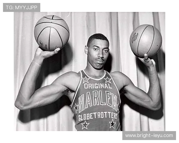 张伯伦历史三双数据压制拉塞尔，内线统治力无可匹敌