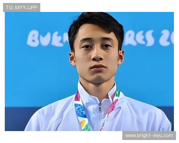 练俊杰那生活真有戏，赛场上拼成狠角色，下了场竟是个超级奶爸？！