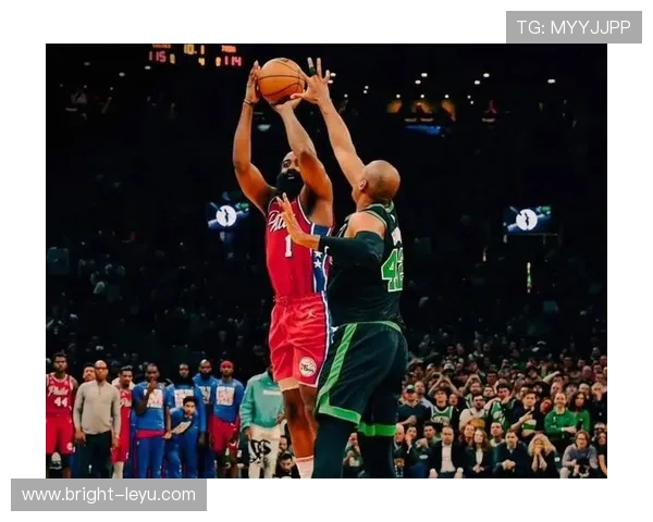 坎宁安挡拆组织效率提升，较上季更频繁制造内线错位