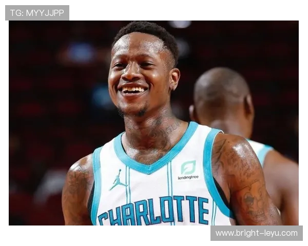 特里本赛季高位逼抢压制后防线，表现较巅峰期更注重传球组织